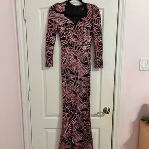 Fashion Nova Pink and Black Long Sleeve V-Neck Bodycon Dress